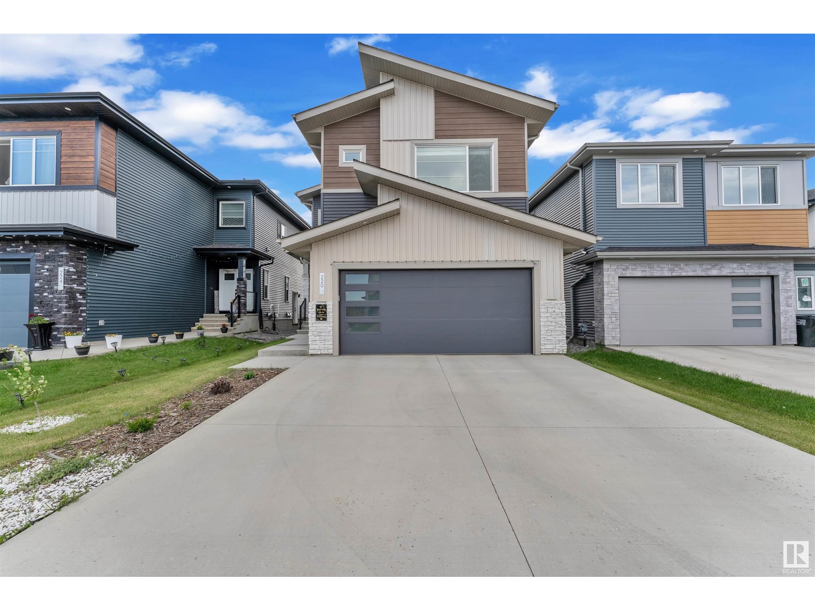 42 St Sw Unit 220, Edmonton, AB T6X 3A2