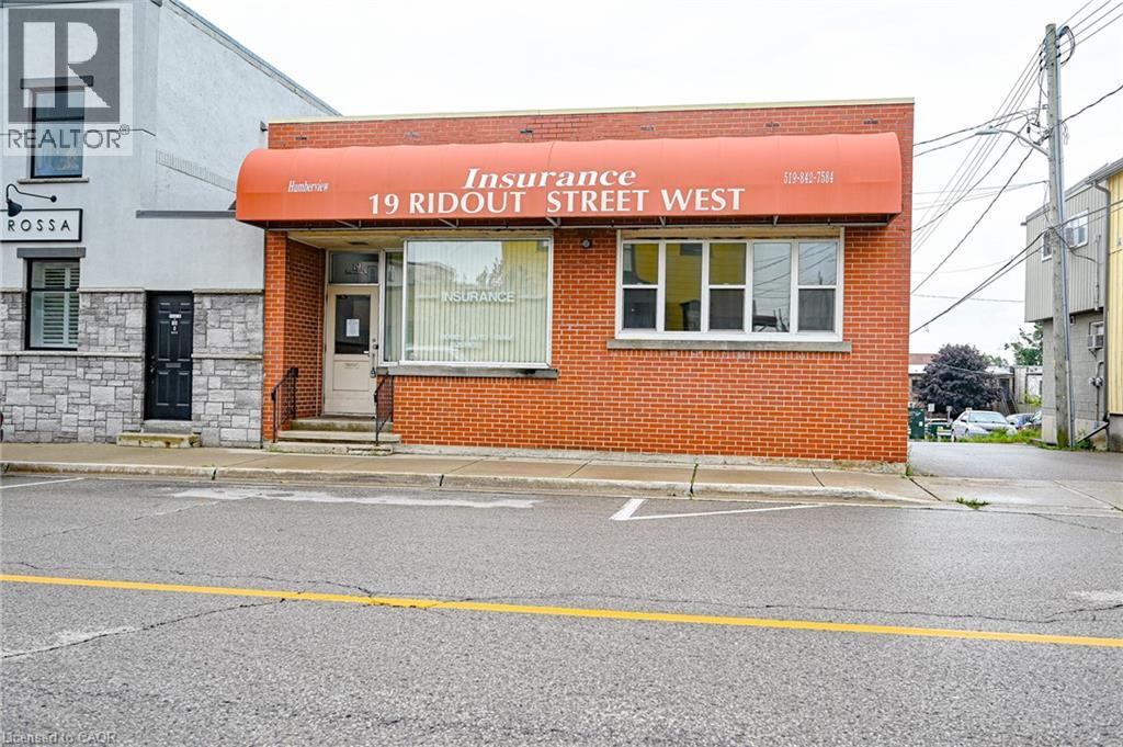 19 Ridout St W, Tillsonburg, ON N4G 2C8