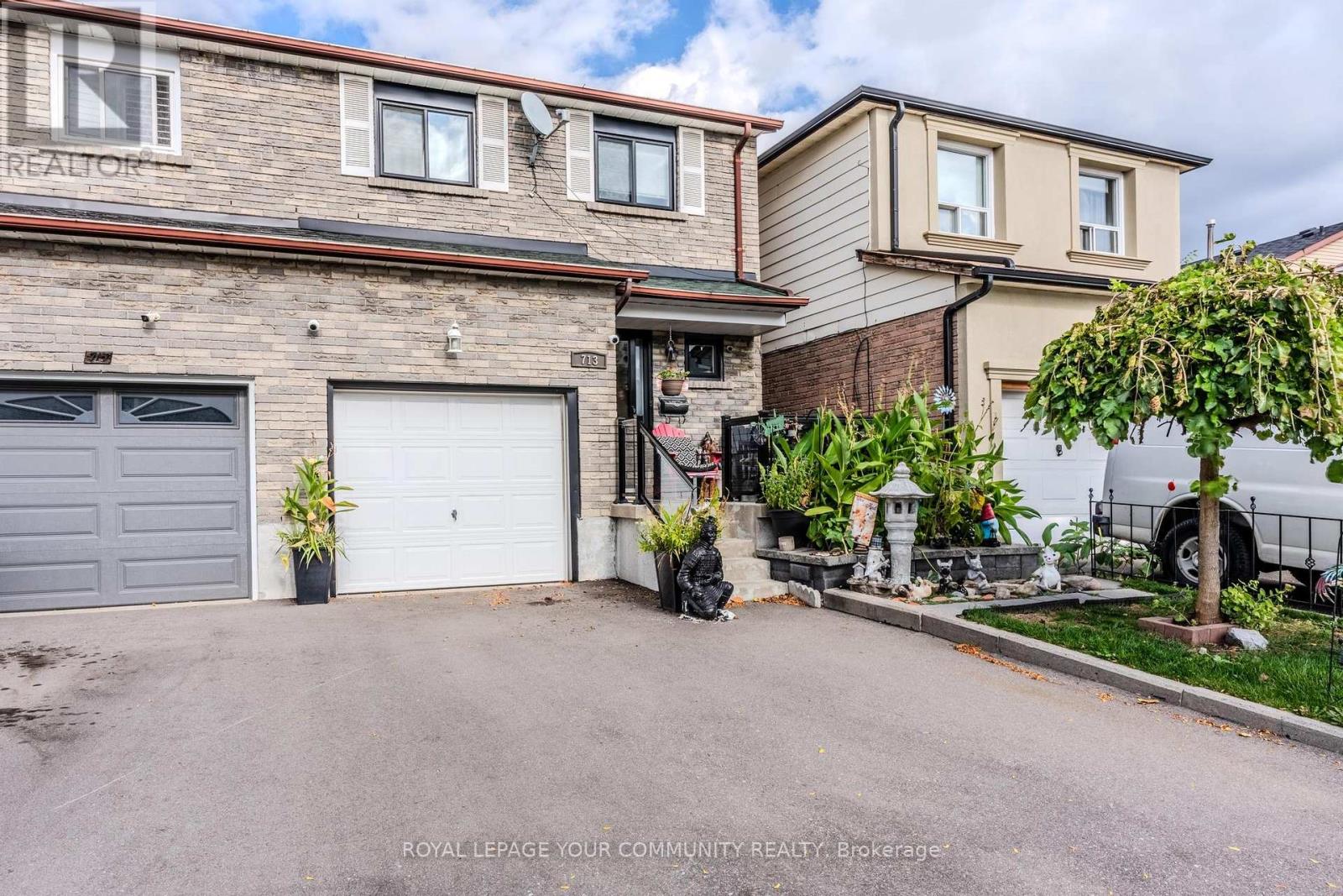 713 Ashburnha Pl, Mississauga Creditview, ON L5C 3W5