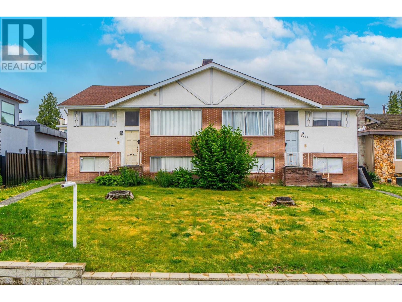 6651 Lochdale St, Burnaby, BC V5B 2M7