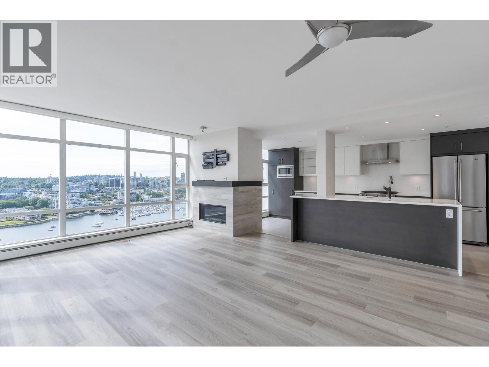 198 Aquarius Mews Unit 2706, Vancouver, BC V6Z 2Y4