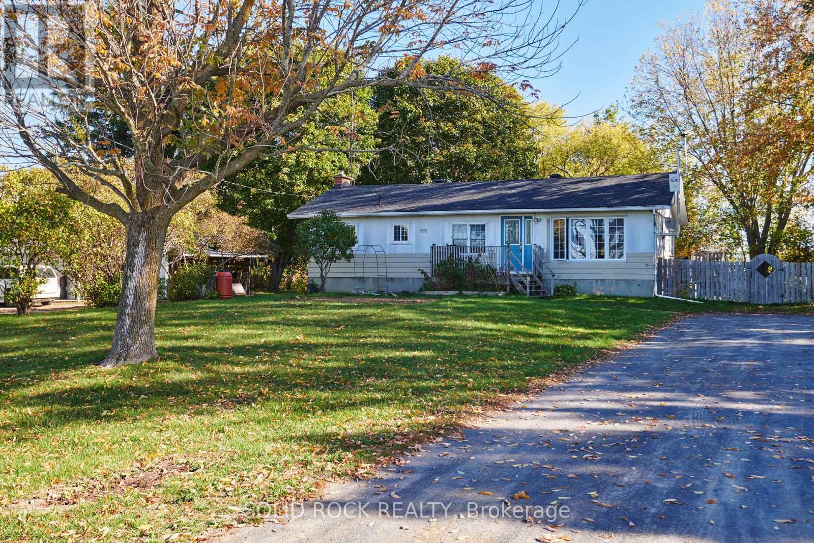 11904 County Road 18 Rd, South Dundas, ON K0C 2H0