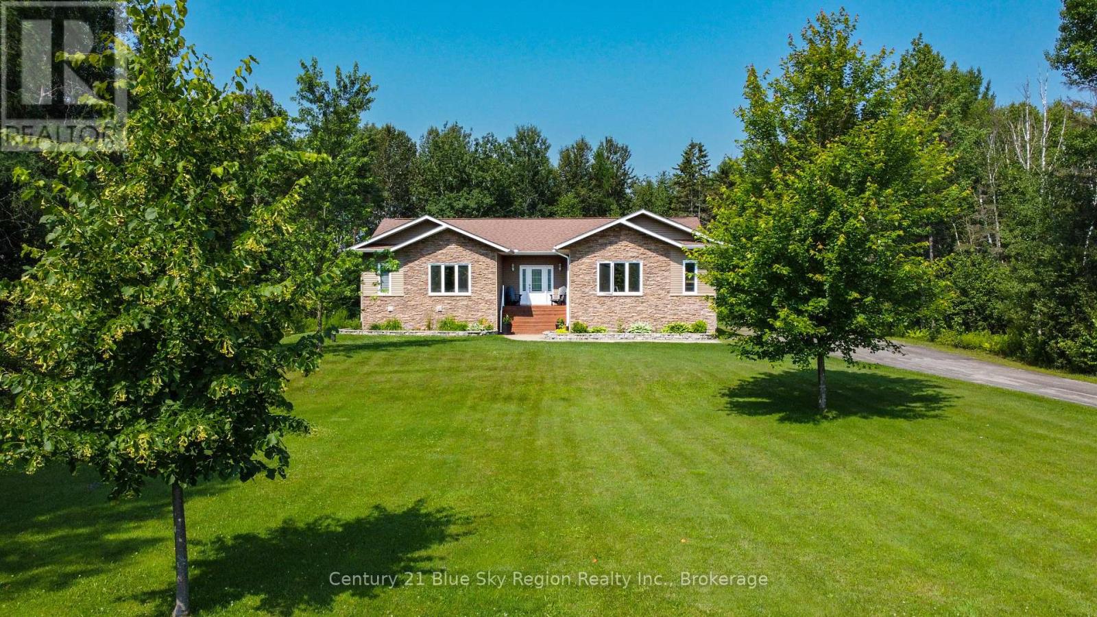 805 Evansville Dr, West Nipissing Sturgeon Falls, ON P2B 2K5