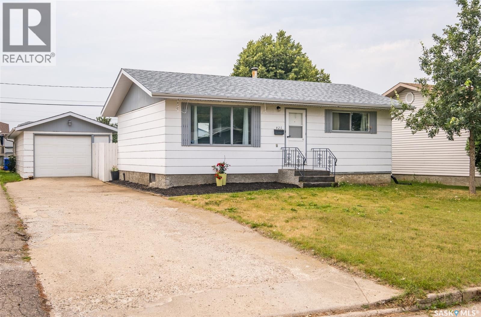 425 30 Street East, Prince Albert, SK S6V 1Z5