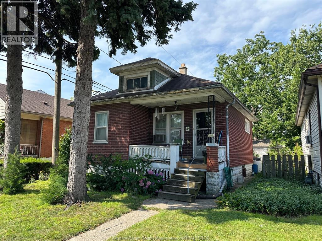 1615 Marentette, Windsor, ON N8X 4E5