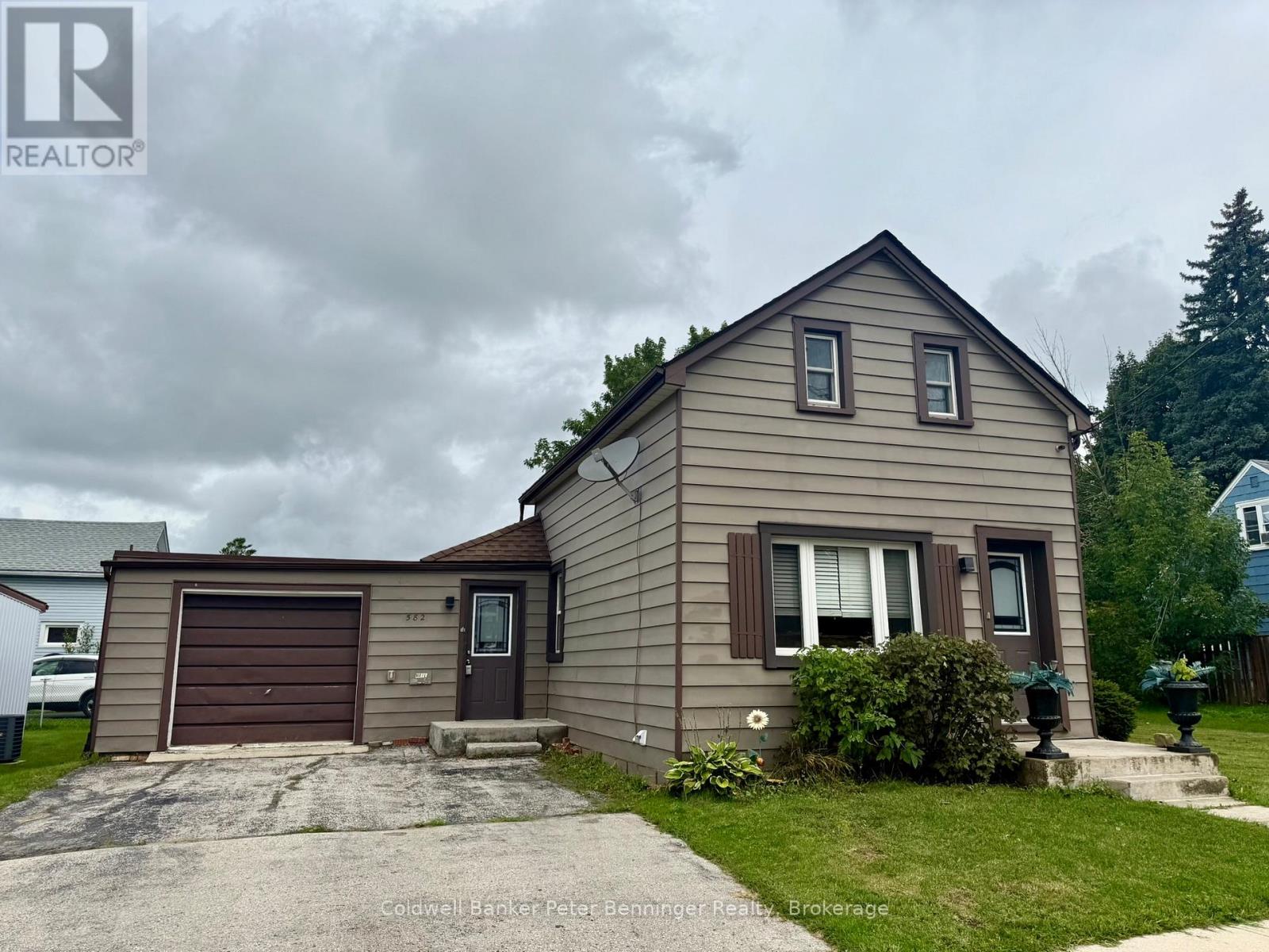 582 9th Street, Hanover, ON N4N 1M6