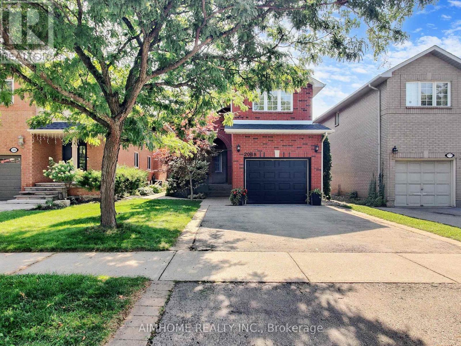 2068 Westmount Dr, Oakville, ON L6M 3P2