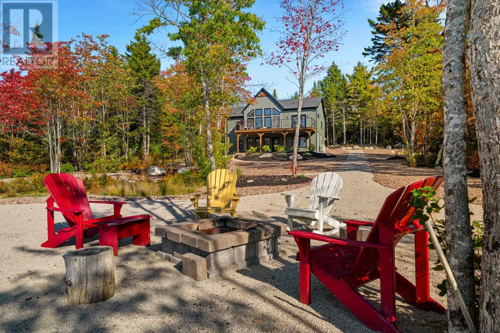 250 Maple Leaf Ln, Lapland, NS B4V 7V1
