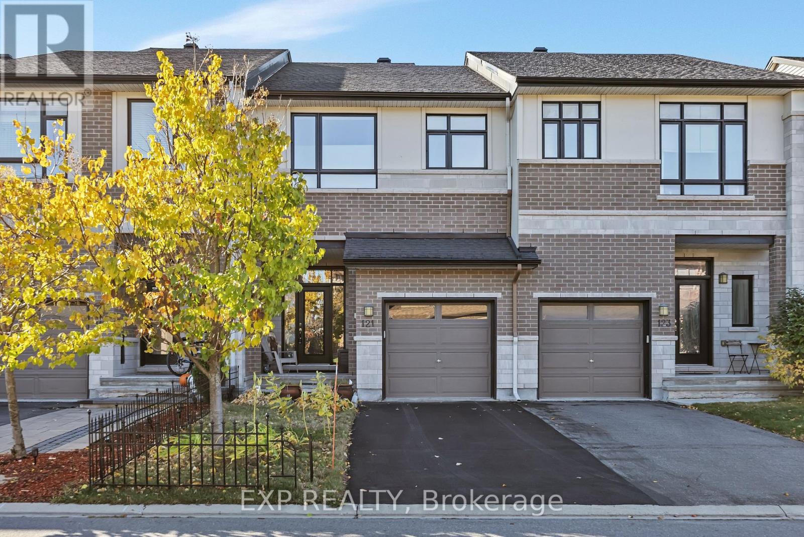 121 Mattingly Way, Ottawa, ON K4M 0E2