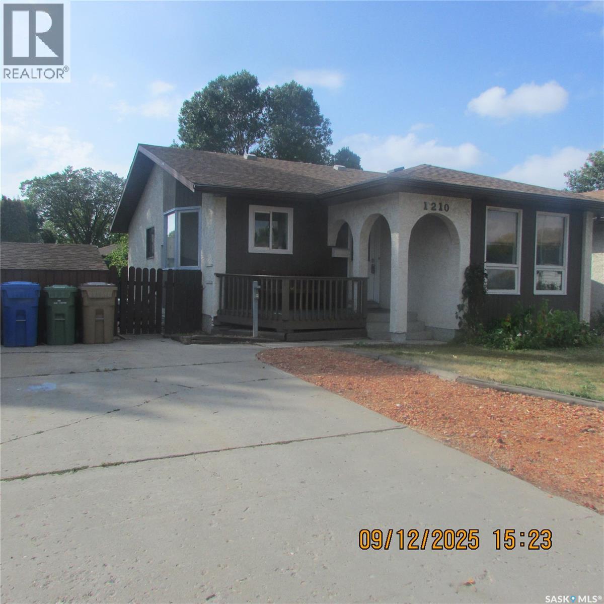 1210 Brown St, Regina, SK S4N 6K6