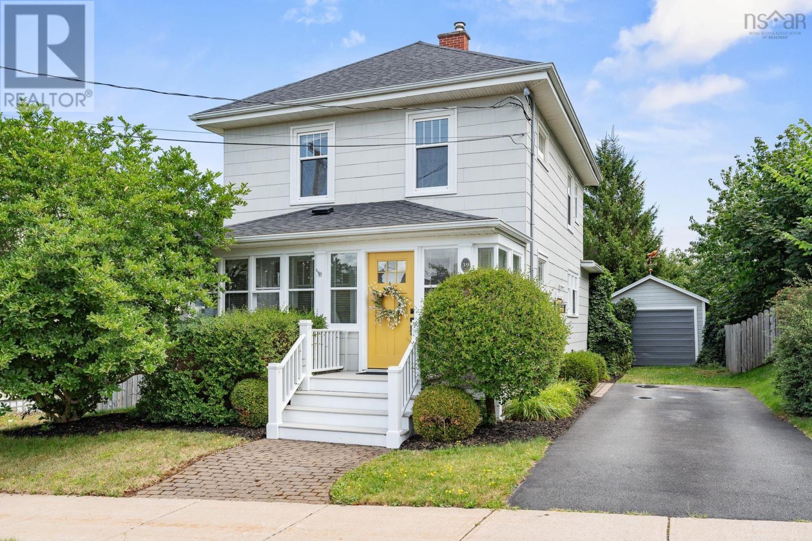 39 Exhibition St, Truro, NS B2N 4C5