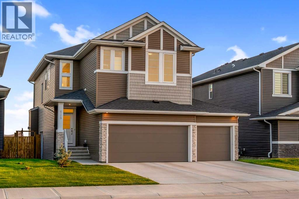 628 W Lakeview Dr, Chestermere, AB T1X 1Z7