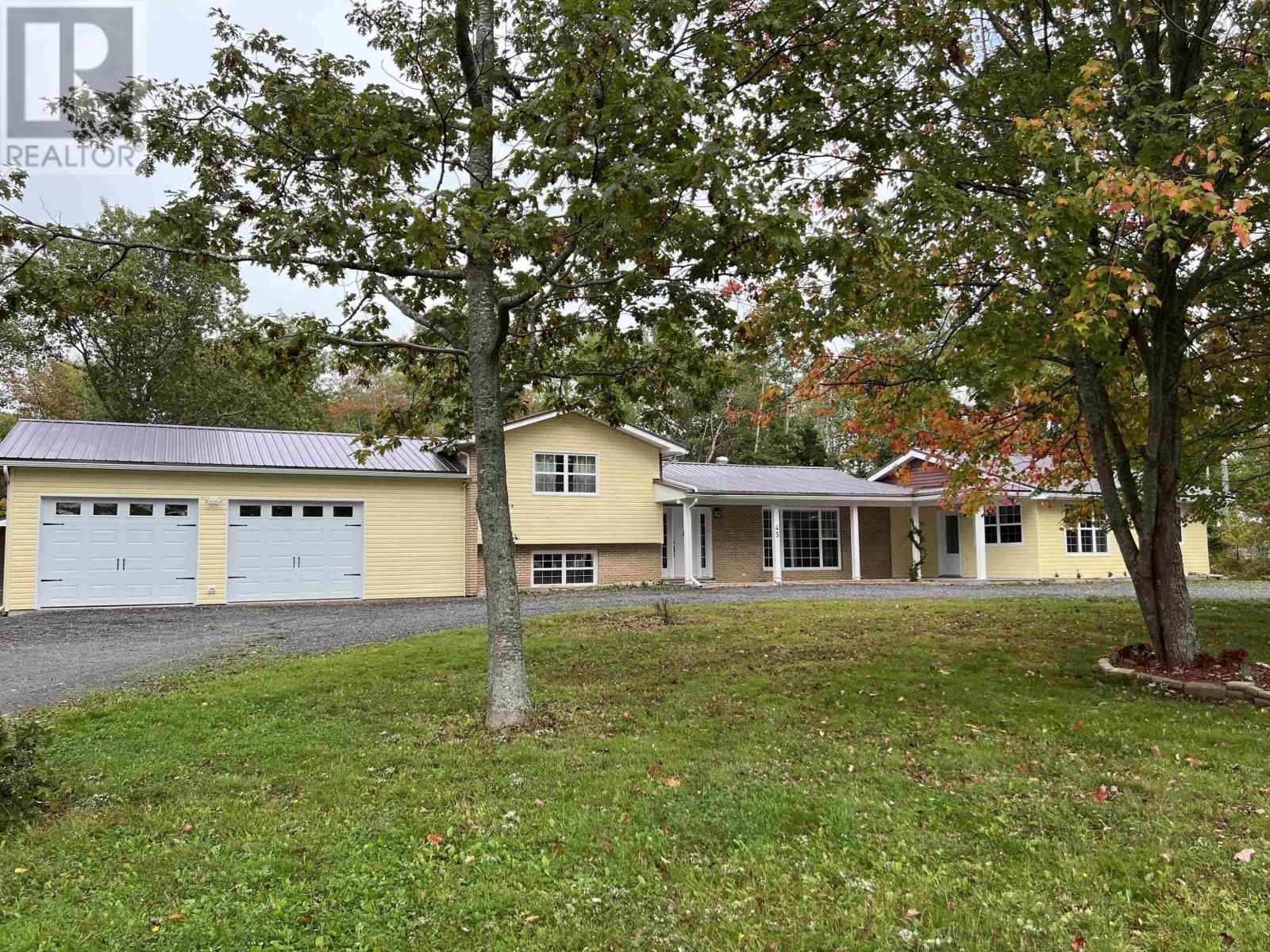 45 Maple Cres, Westville, NS B0K 2A0
