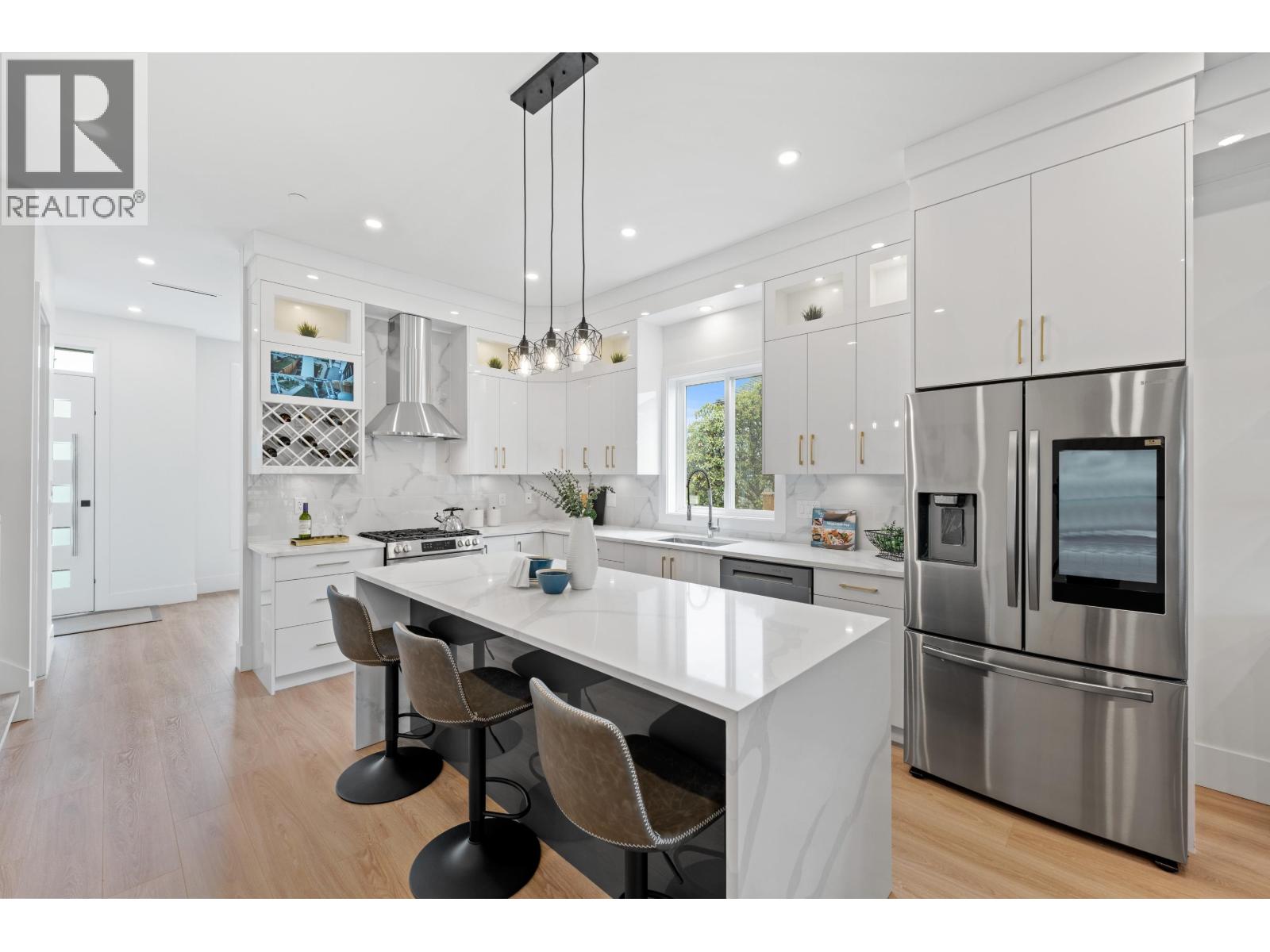 122 Eighth Avenue Unit 1, New Westminster, BC V3L 1X8
