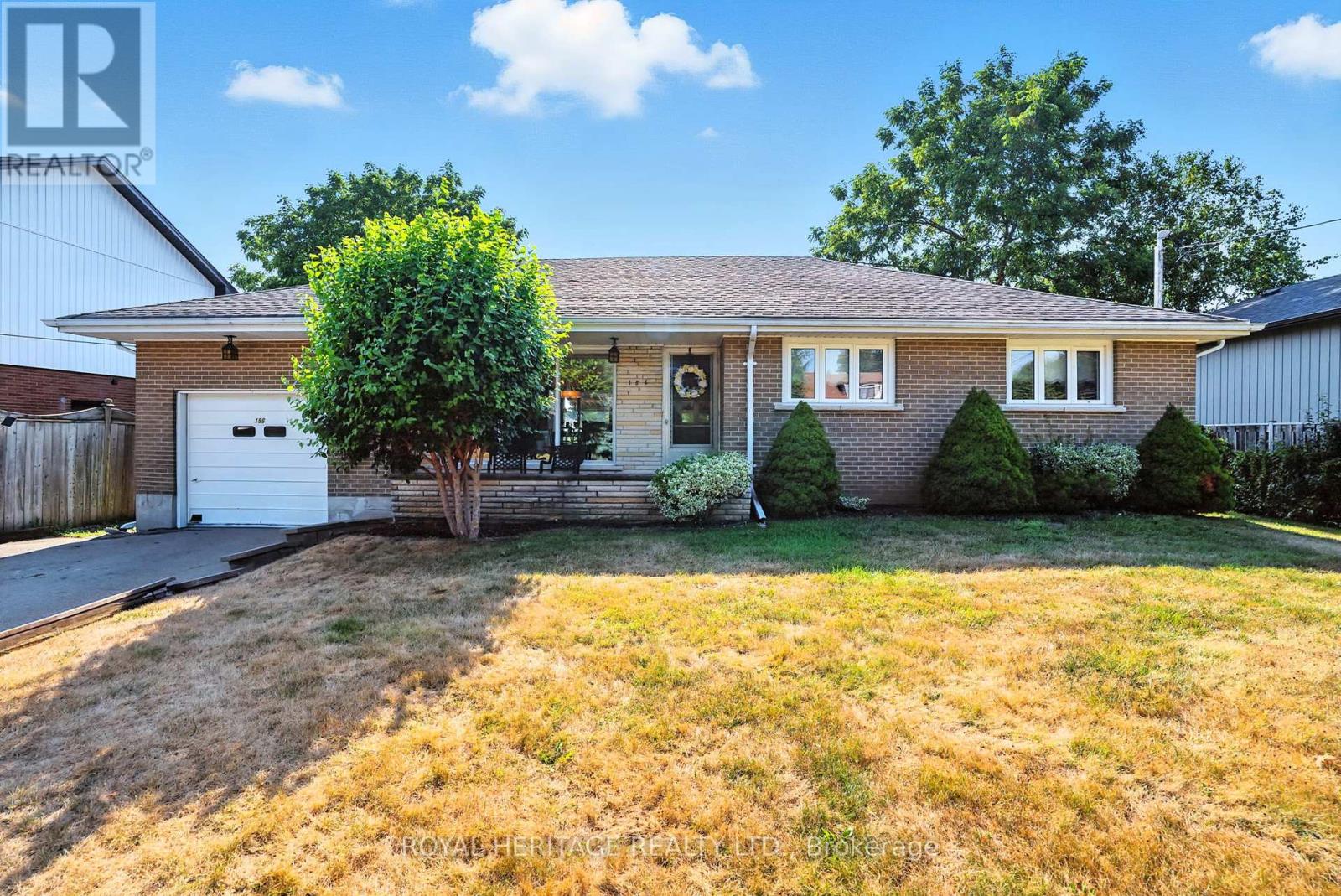 186 Meadow Rd N, Whitby Blue Grass Meadows, ON L1N 3J7