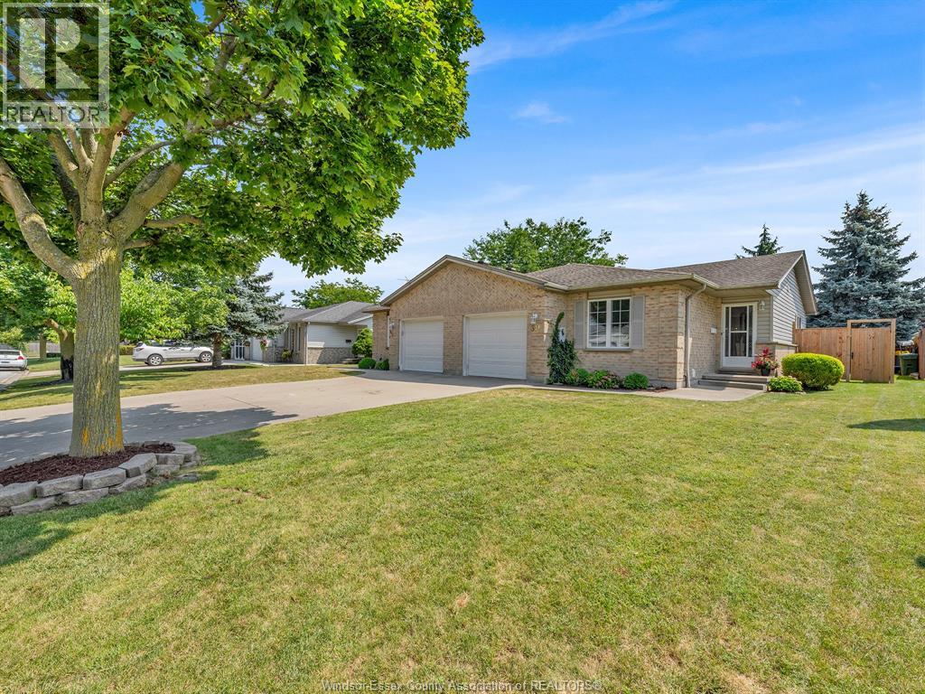 341 Ridgeview, Amherstburg, ON N9V 3Y6