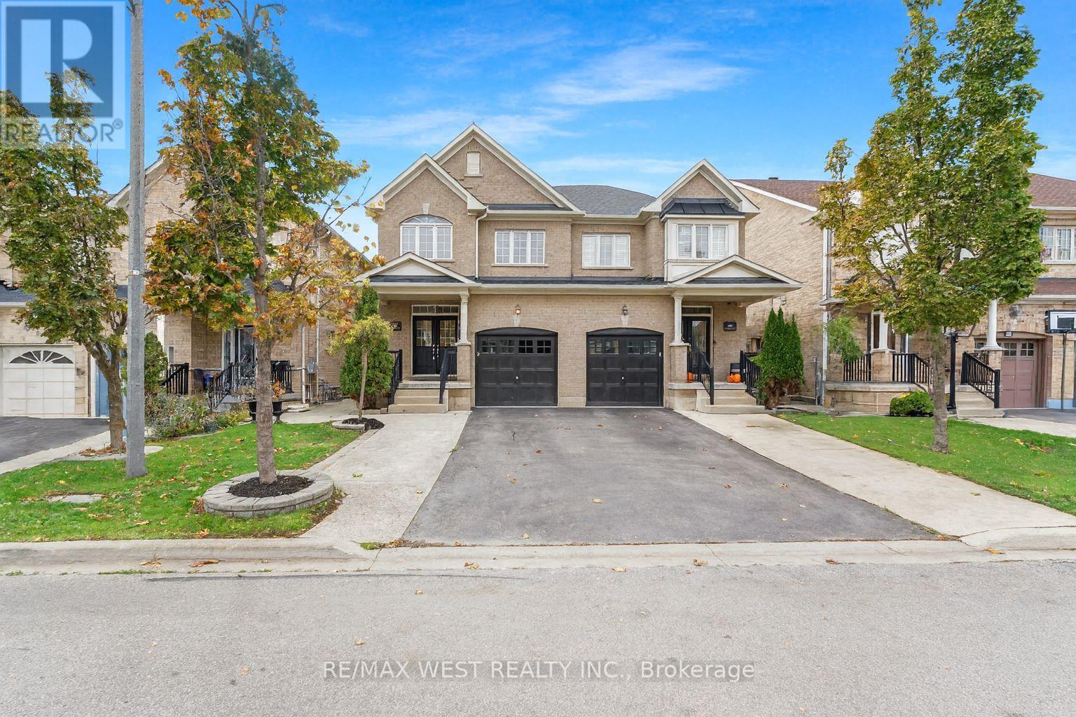 102 Everingham Cir, Brampton, ON L6R 0R9