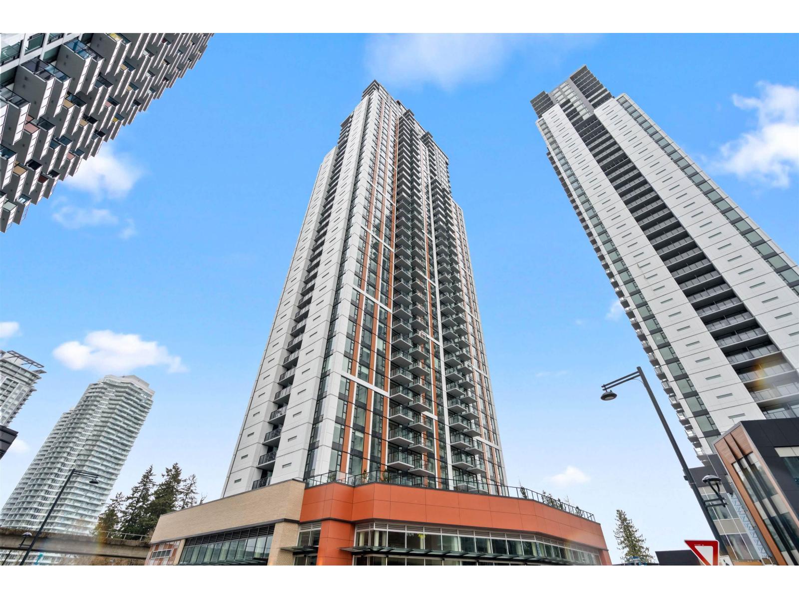 13725 George Junction Unit 3305, Surrey, BC V3T 0V7