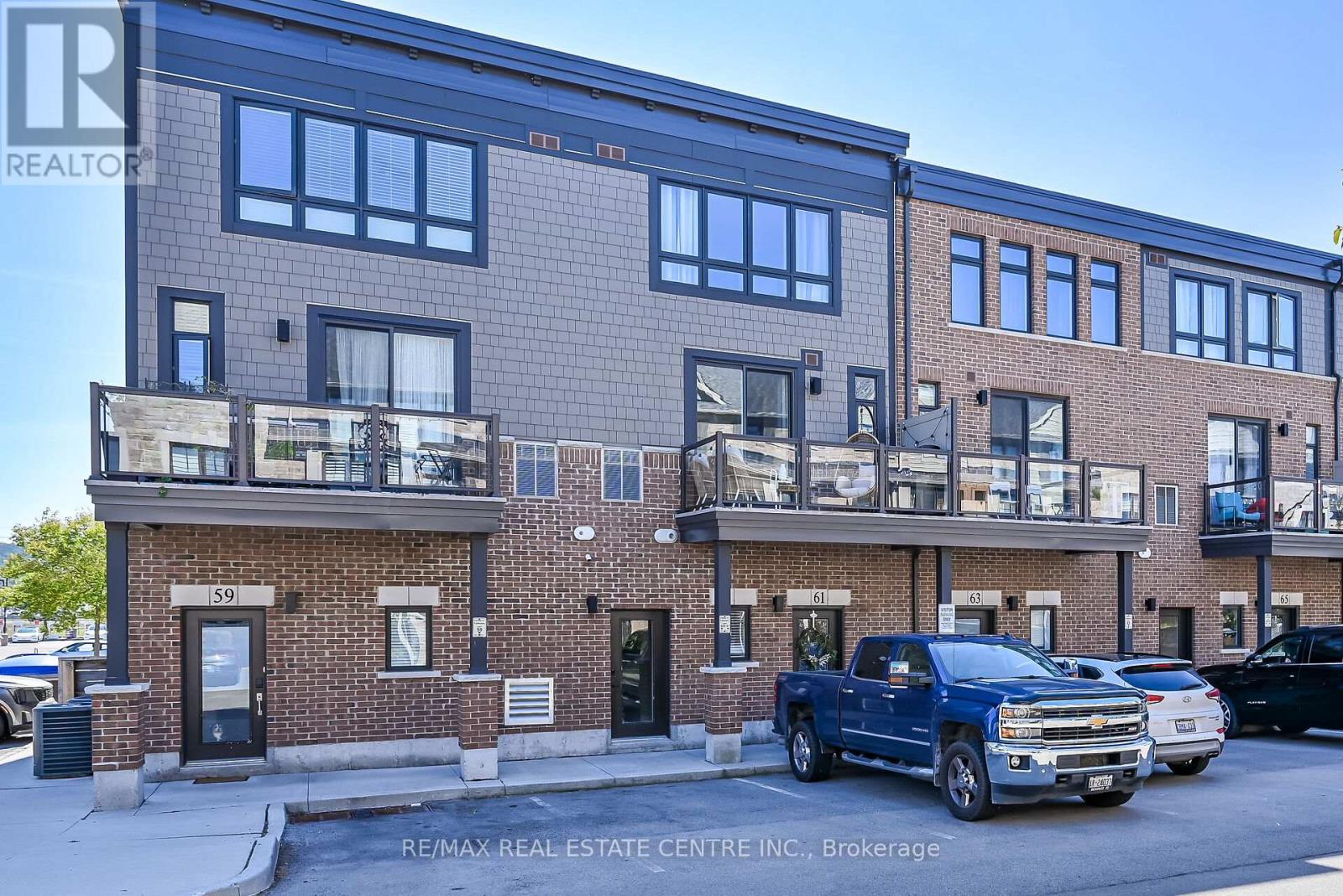 61 Esplanade Ln, Grimsby, ON L3M 0H2
