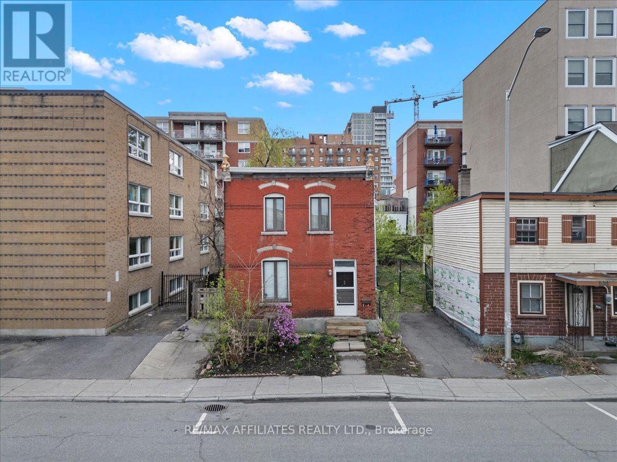 168-174 Murray St, Ottawa, ON K1N 5M8