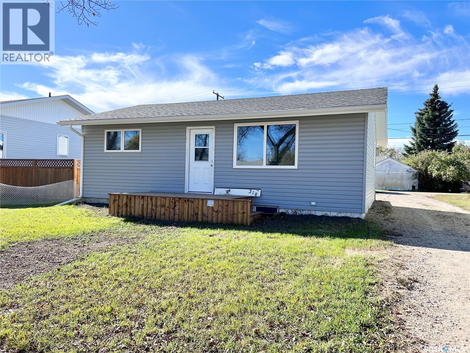 318 Mctavish St, Outlook, SK S0L 2N0