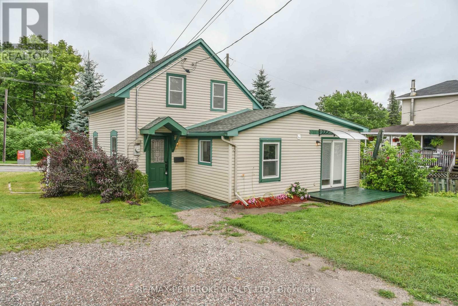 279 Lisgar Ave, Renfrew, ON K7V 3N1