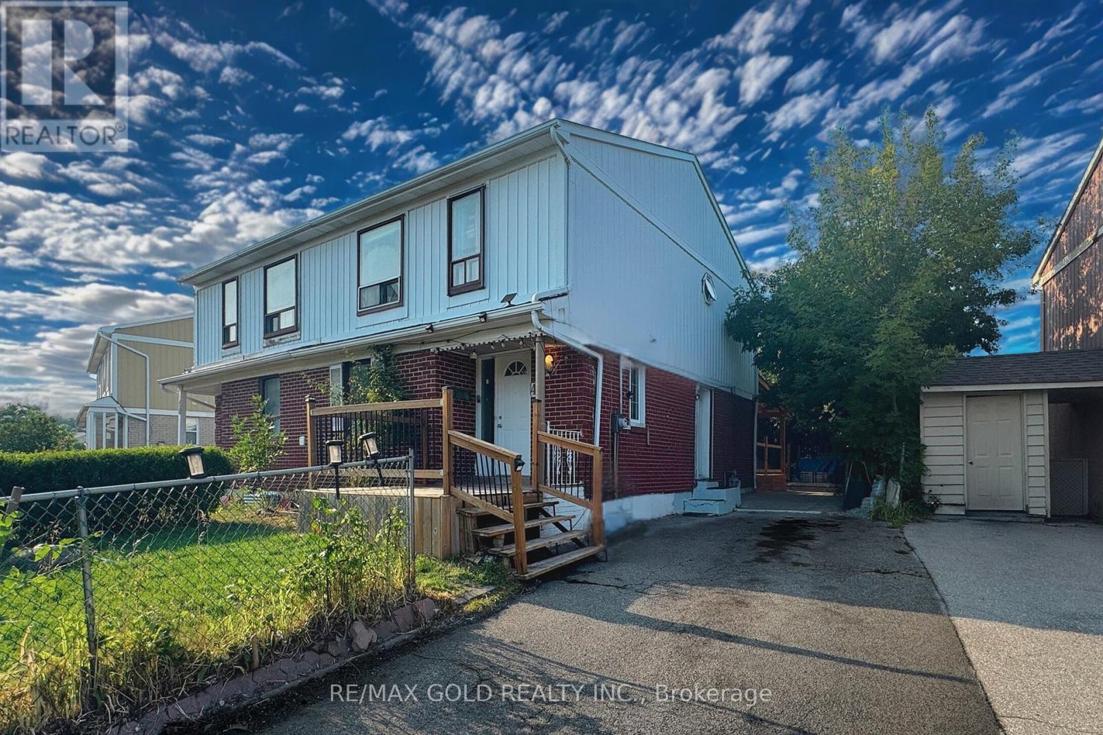 42 Murison Blvd, Toronto, ON M1B 2B2