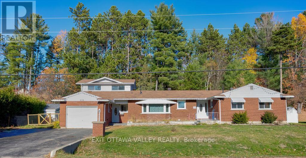 656 Birch St, Petawawa, ON K8A 7K6