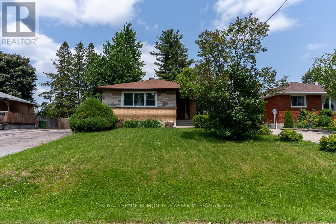 531 Melton St, Pembroke, ON K8A 2R7
