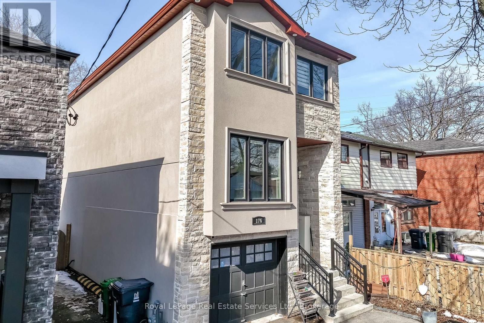 176 Leyton Ave, Toronto, ON M1L 3V5