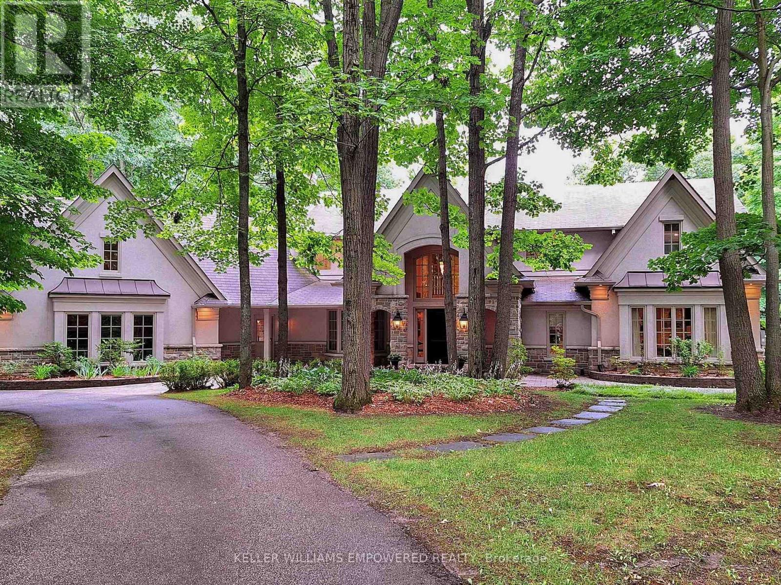 204 Forest Ridge Rd, Richmond Hill, ON L4E 3L8