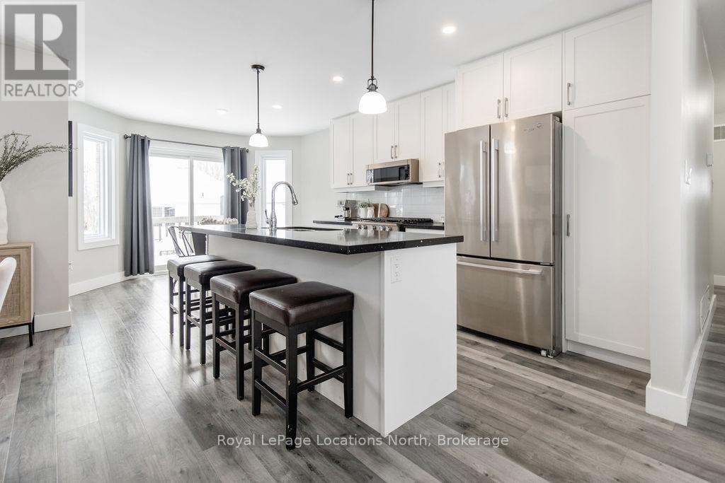 1 Timberland Cres, Wasaga Beach, ON L9Z 1G7