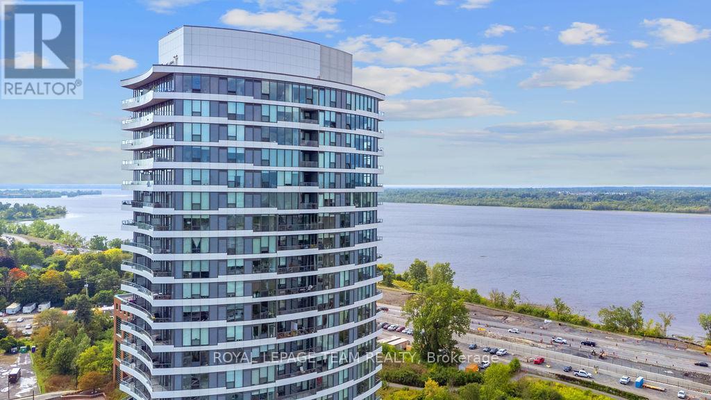 1107 485 Richmond Rd, Ottawa, ON K2A 3W9