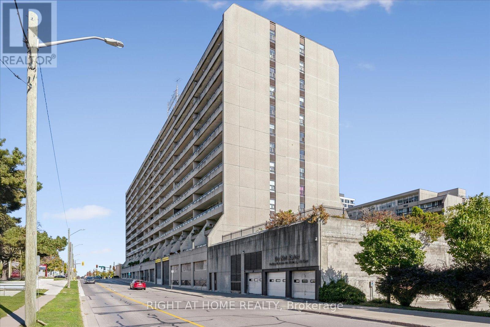 411 55 William St E, Oshawa, ON L1G 7C9