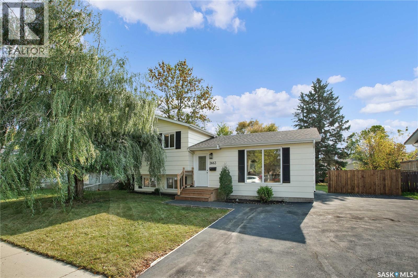 3663 Fairlight Dr, Saskatoon, SK S7M 4L7