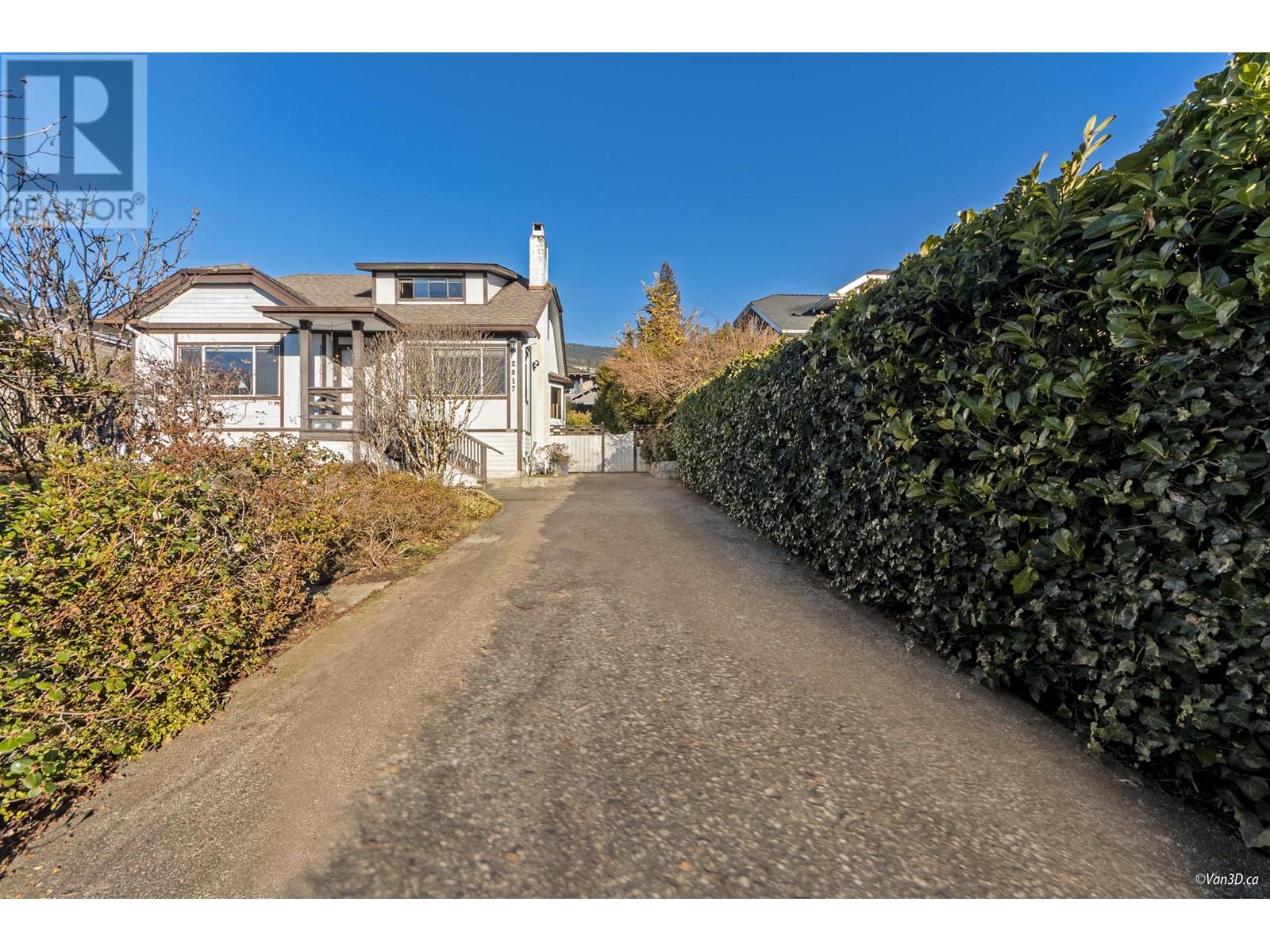 2317 Kings Ave, West Vancouver, BC V7V 2C3