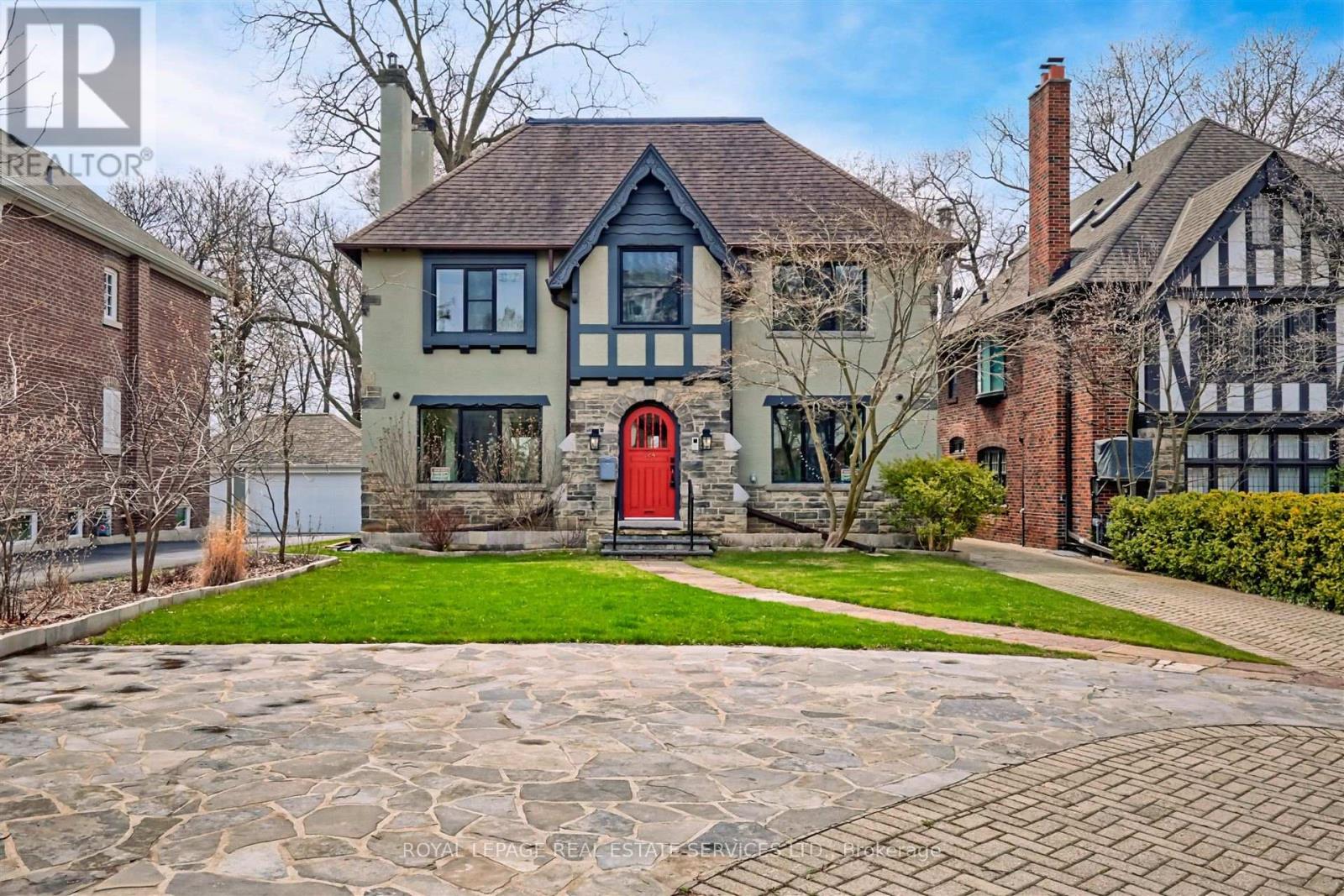 324 Riverside Dr, Toronto, ON M6S 4B2