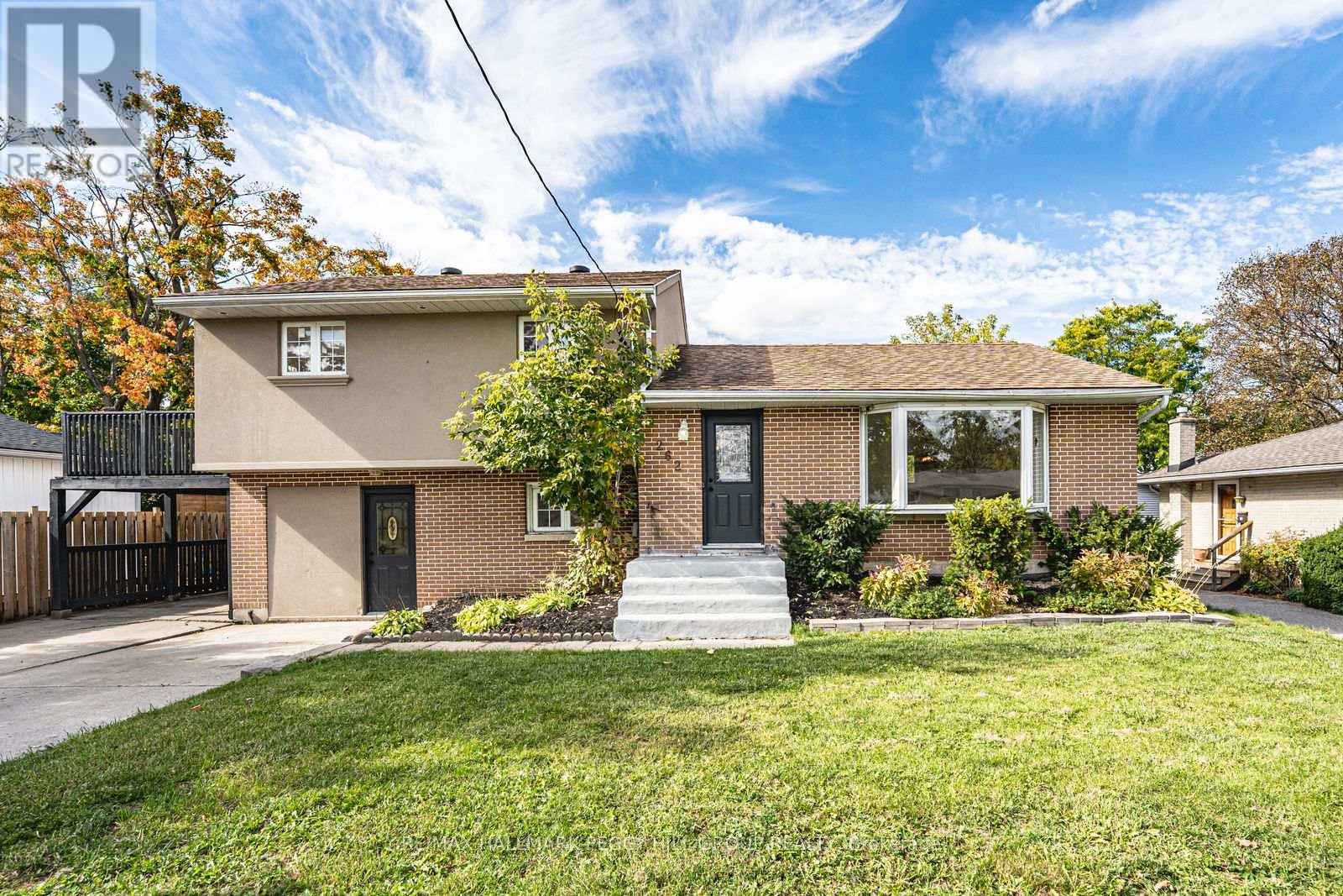 262 Duckworth St, Barrie, ON L4M 3X2