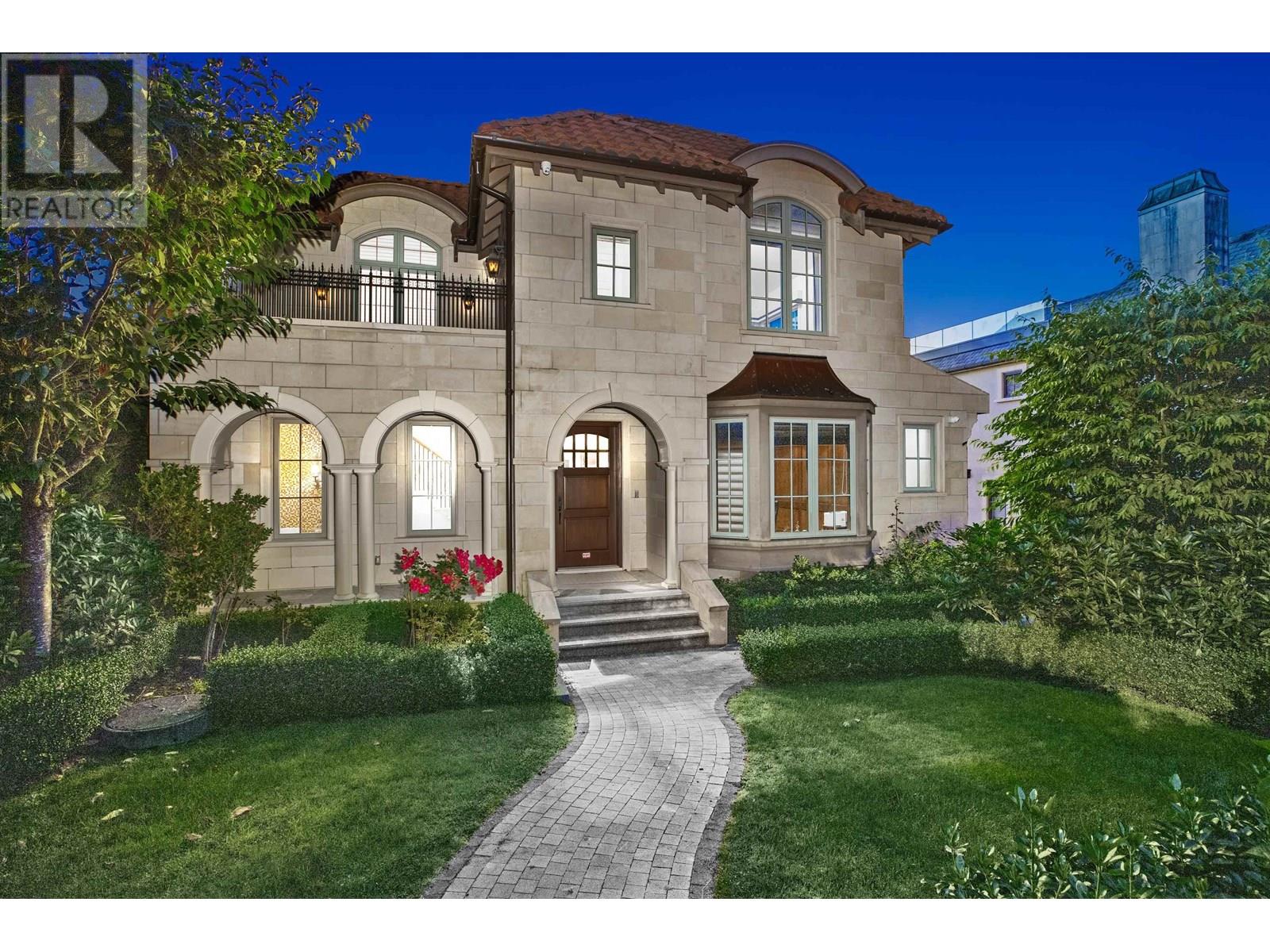 4651 Simpson Ave, Vancouver, BC V6R 1C2