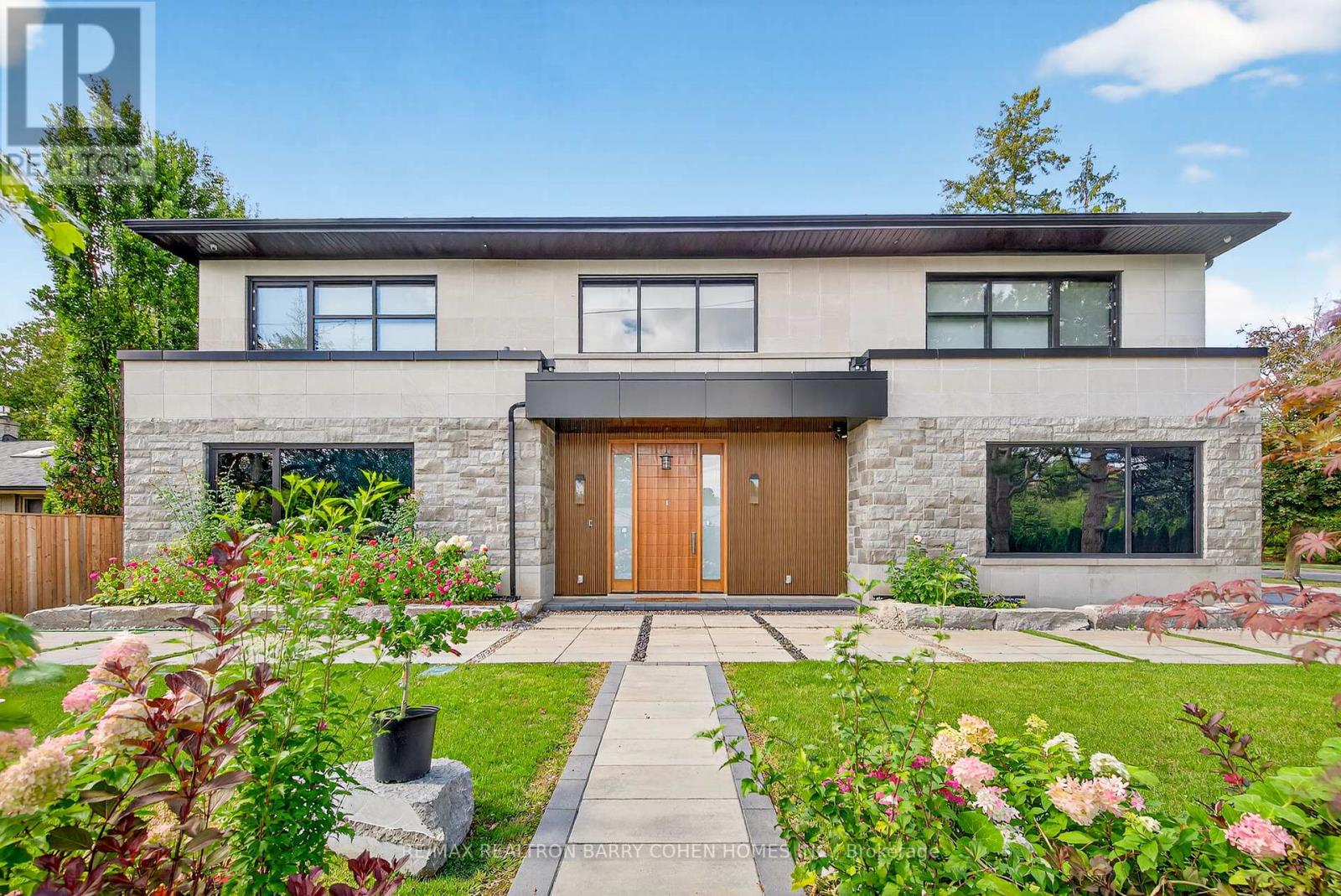 28 Brian Cliff Dr, Toronto, ON M3B 2G2