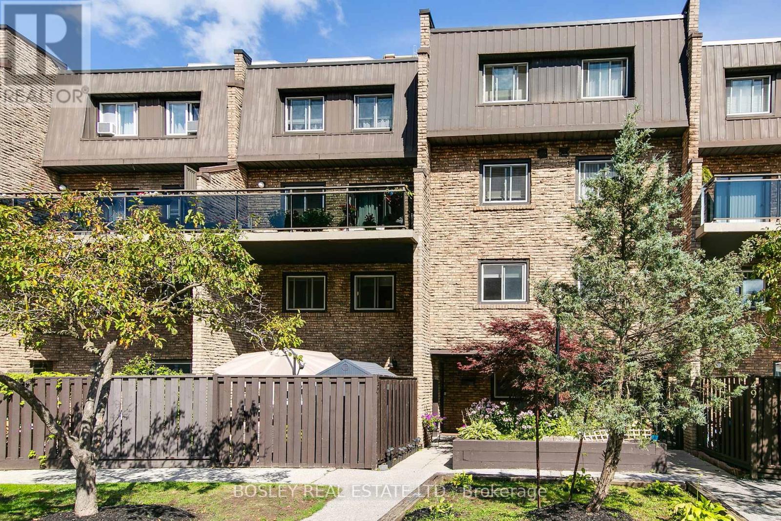 51 130 Ling Rd, Toronto, ON M1E 4V9