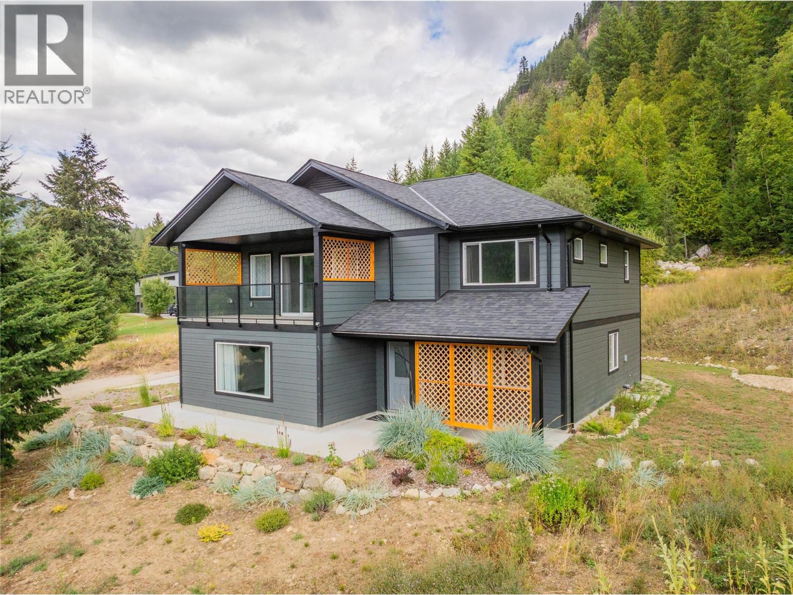 1955 Sandy Rd, Castlegar, BC V1N 4T1