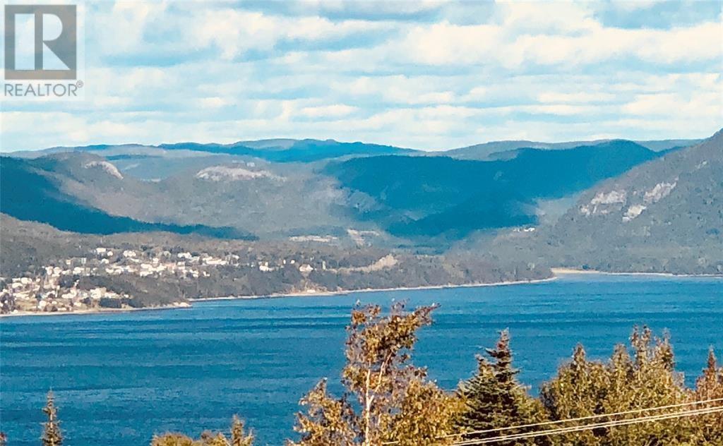 33 Parkway Heights, Corner Brook, NL A2H 7E6