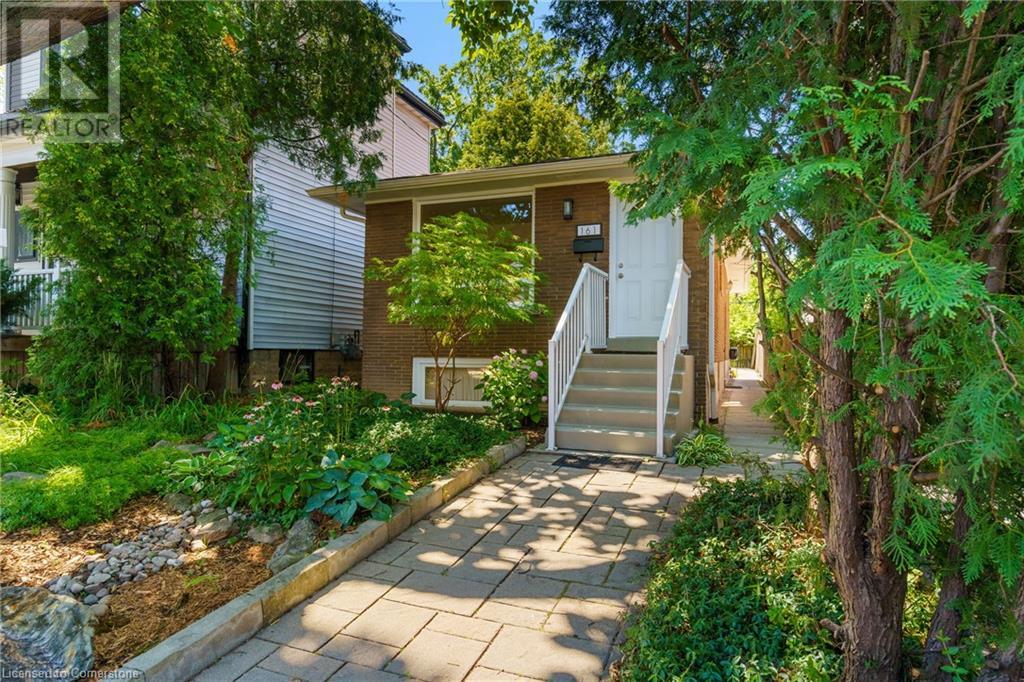 161 Homewood Ave, Hamilton, ON L8P 2M6