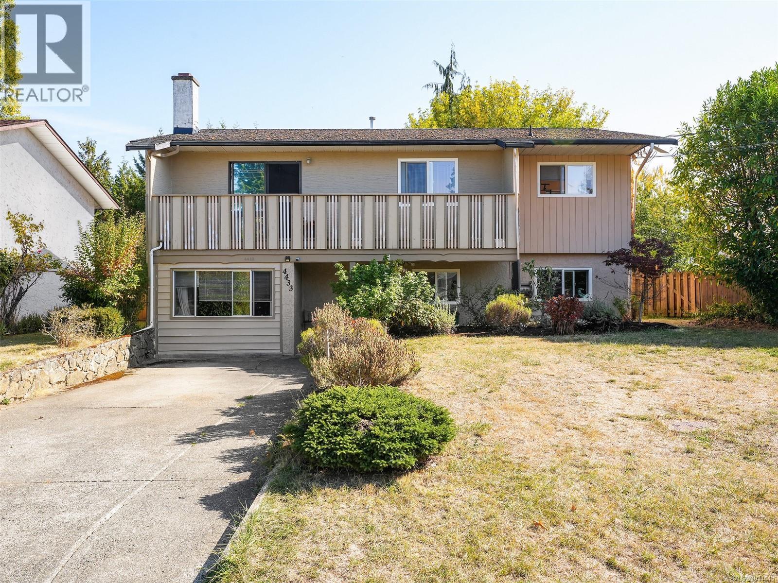 4433 Majestic Dr, Saanich, BC V8N 3H6