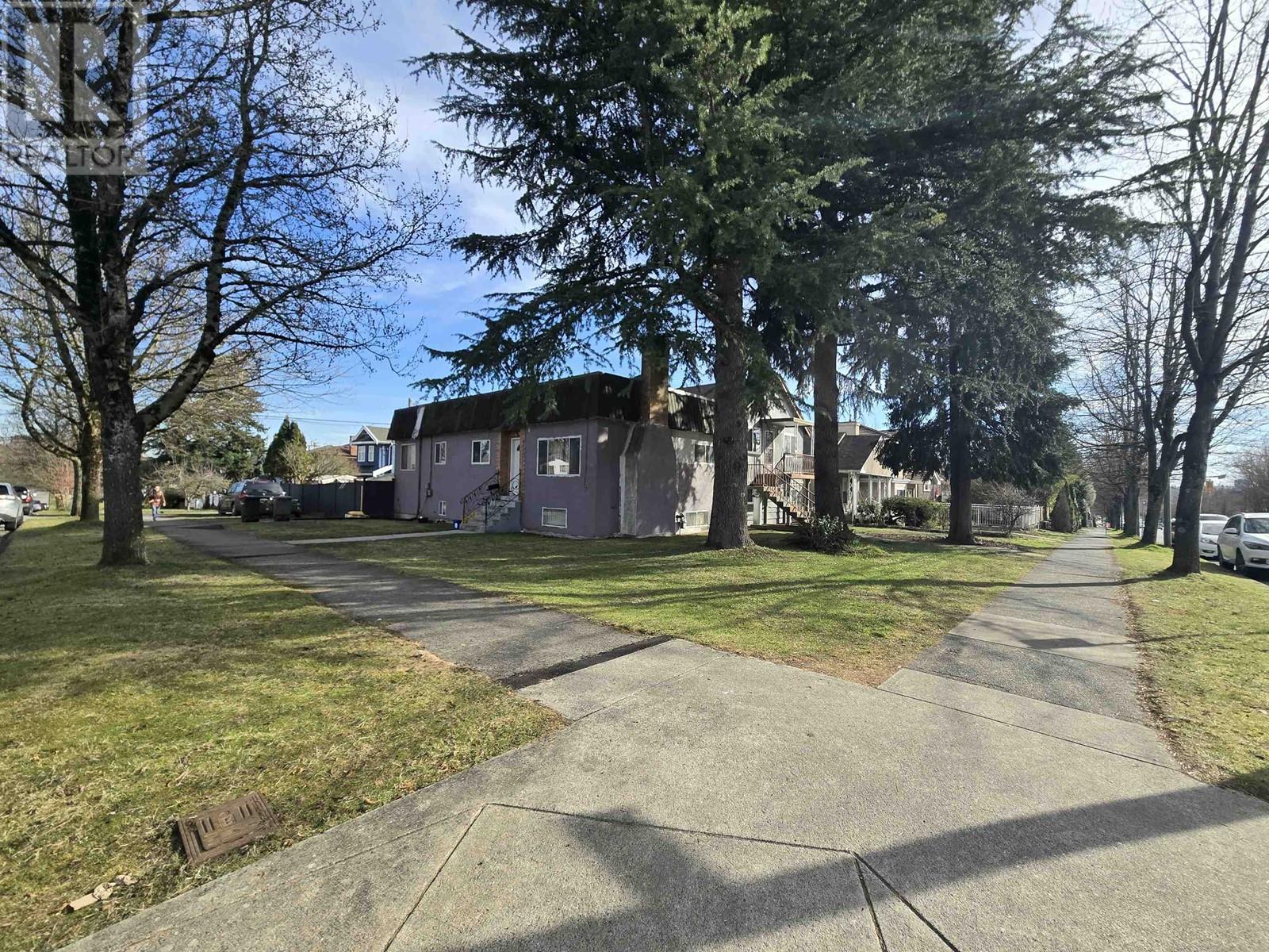 2414 E 5th Ave, Vancouver, BC V5M 1M5