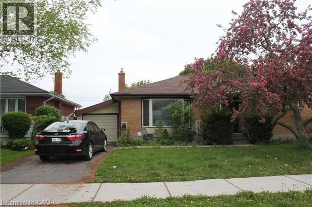 282 Norman Rogers Dr, Kingston, ON K7M 2R6