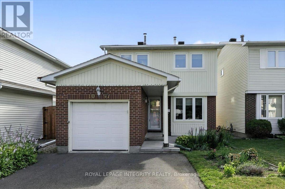 1097 Moselle Cres, Ottawa, ON K1C 2S8