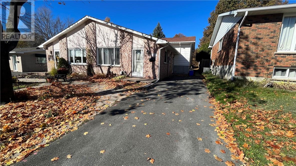 581 Summerhill, Sudbury, ON P3A 4T3