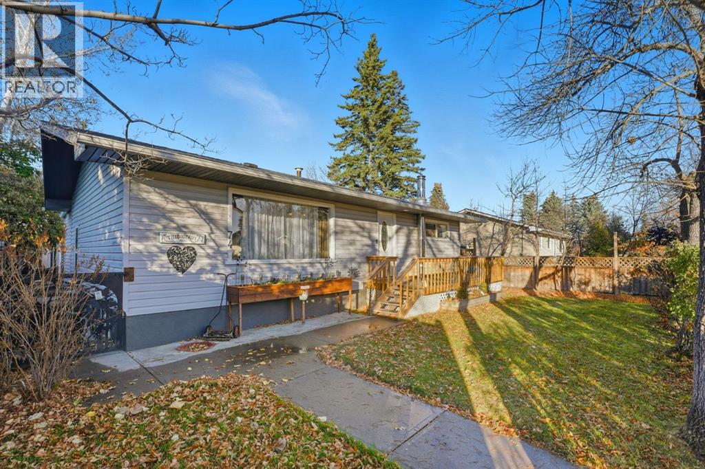 74 Mcrae St E, Okotoks, AB T1S 1J6